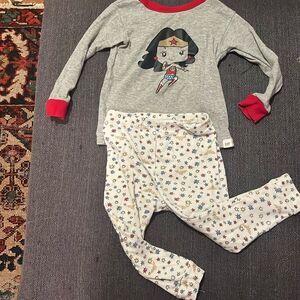WONDER WOMAN TODDLER GIRL PAJAMAS Gap, Size 18-24 M